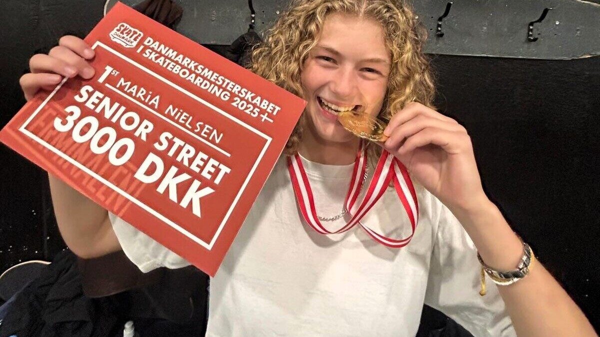Maria Nielsen på 18 år fra Esbjerg som danmarksmester i streetskateboarding 2025. Konkurrencen blev afholdt på Terminalen lørdag den 25. oktober i Herning. Foto Janik Steffensen.