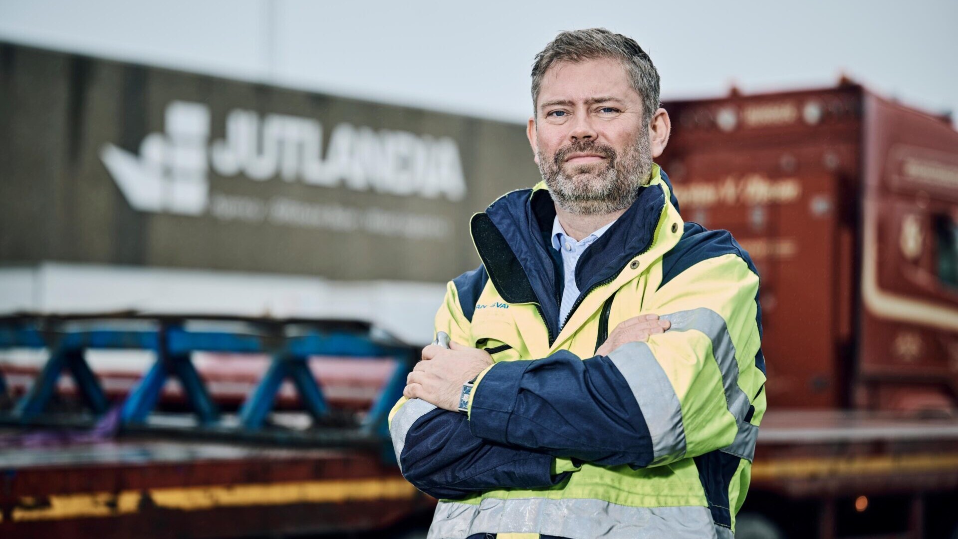 - Ved at lægge de to virksomheder sammen styrker vi vores fokus og løsning på kemikalie salg og kemikaliehåndtering. Det giver os strategiske muligheder, vi ikke har haft før – blandt andet en større produktportefølje, siger Kristian Svarrer, ejer af Harbour Group Holding.