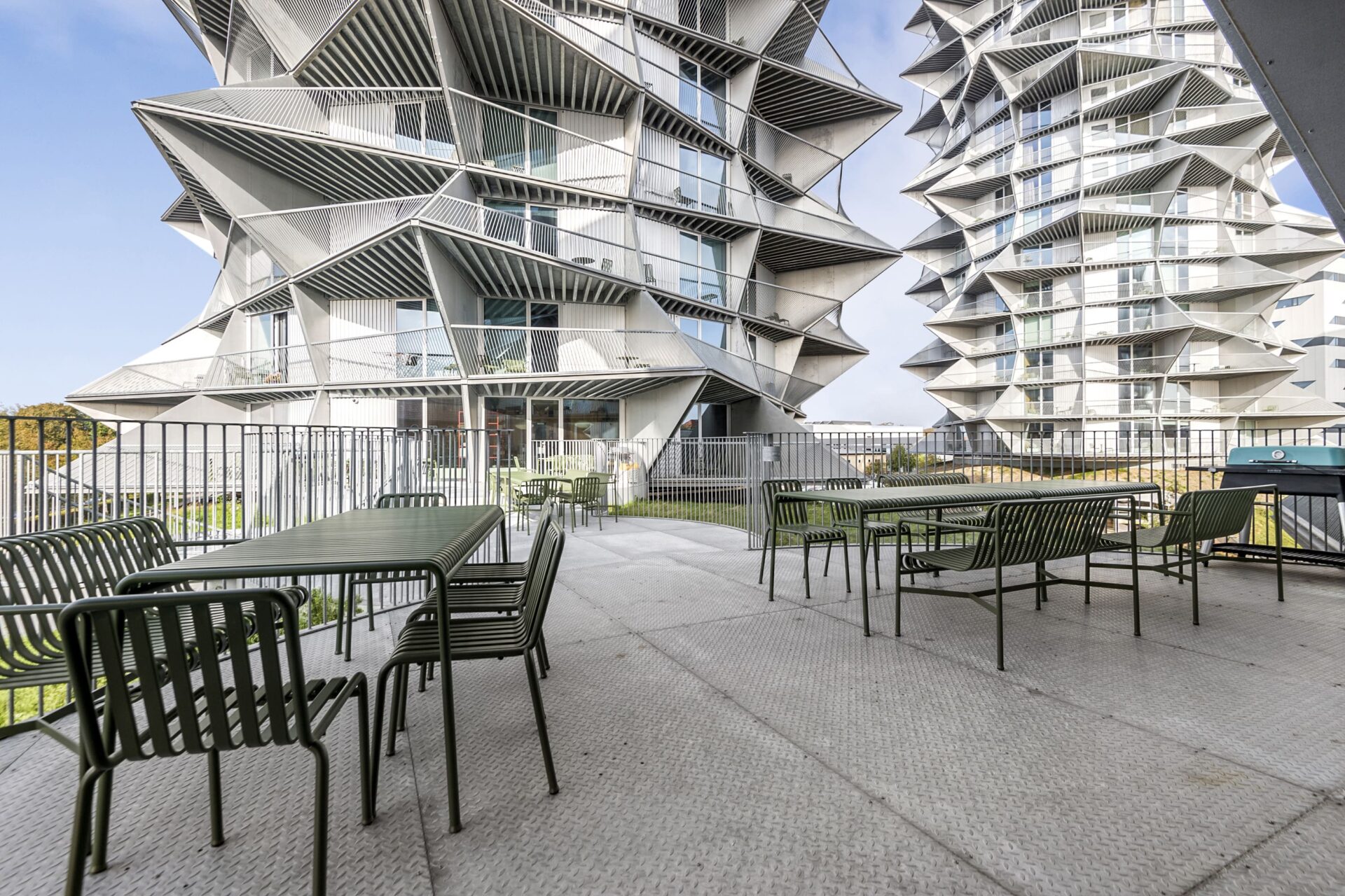 Fra de nye værelser i Kaktustårnet kan gæsterne se ud over byens skyline og havn. PR-foto.