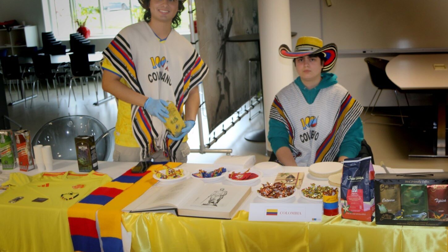 De to colombianere har studeret i Esbjerg i to år. Foto: Johnny Tauman.
