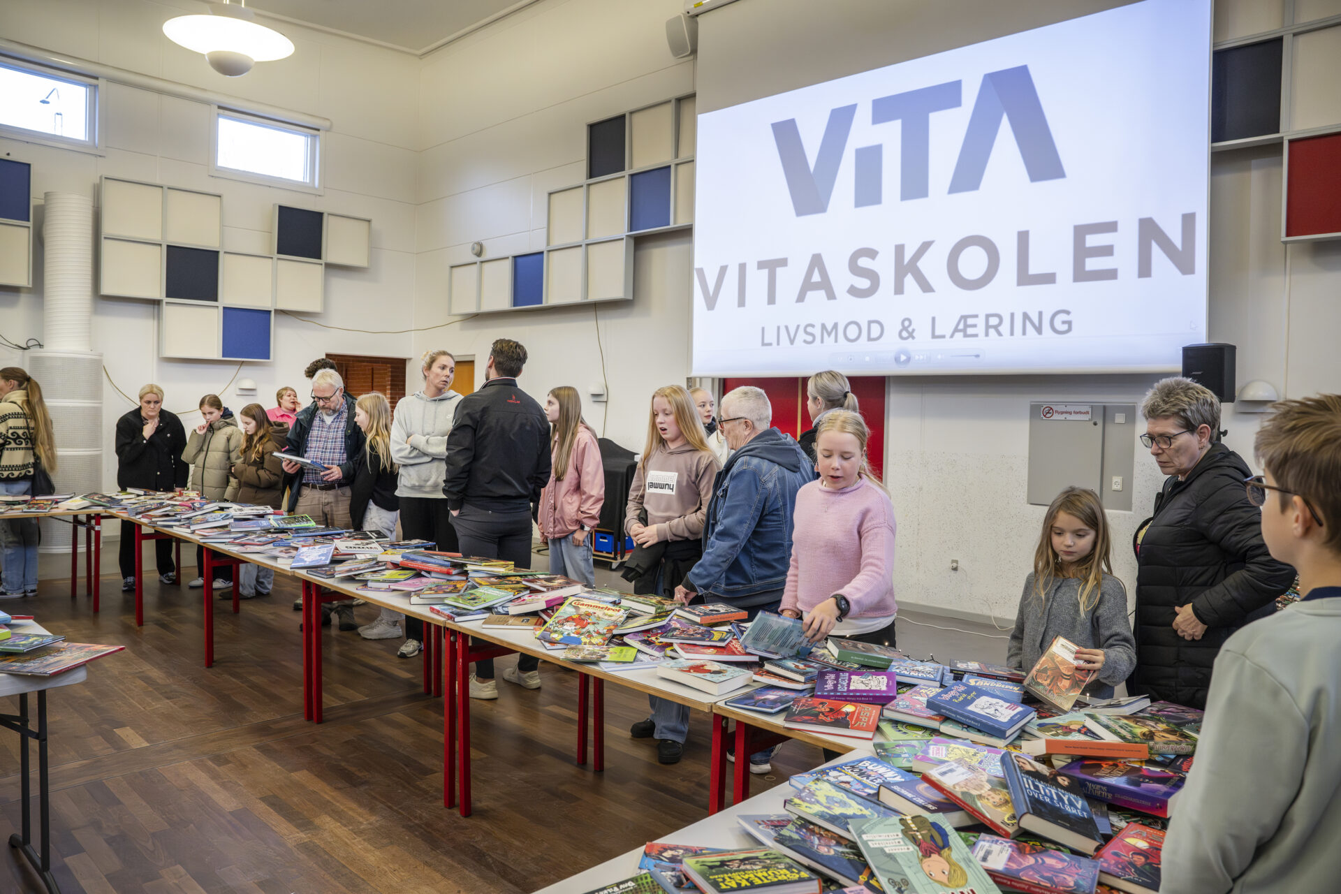 Bogfernisering på Vitaskolen. Foto: Esbjerg Kommune