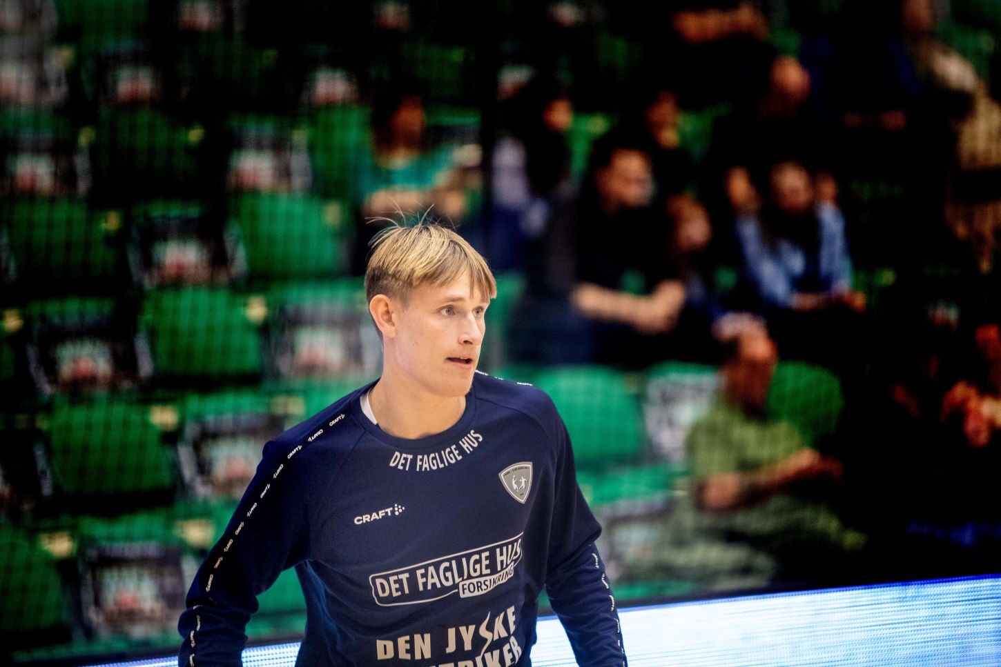 Mads KC sad på bænken ude mod Skjern - kom ikke på banen. Foto: Johnny Tauman.