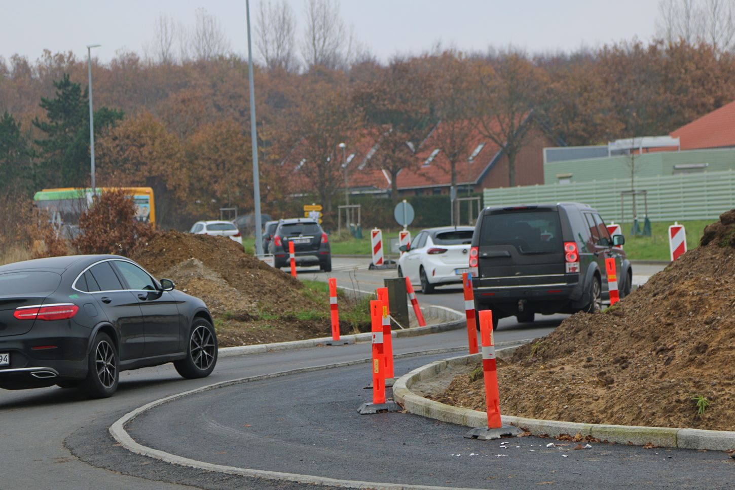 Sønderisvej er nu omlagt, så den kører gennem nordsiden af rundkørslen. Foto: Johnny Tauman.