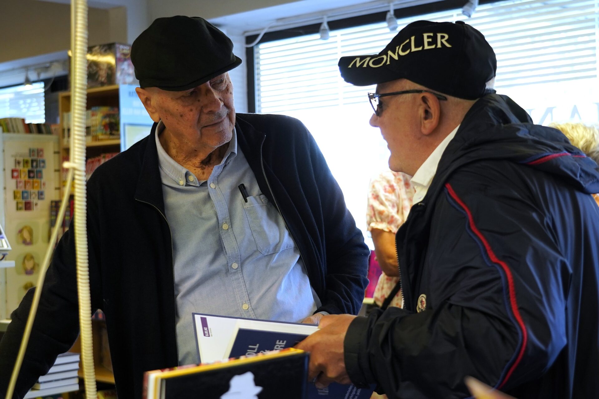 Et af de sidste billeder: I august blev selvbiografien også præsenteret hos Varmings Boghandel på Jørgen Pedersens Vej. Foto: Fjodor Pedersen.
