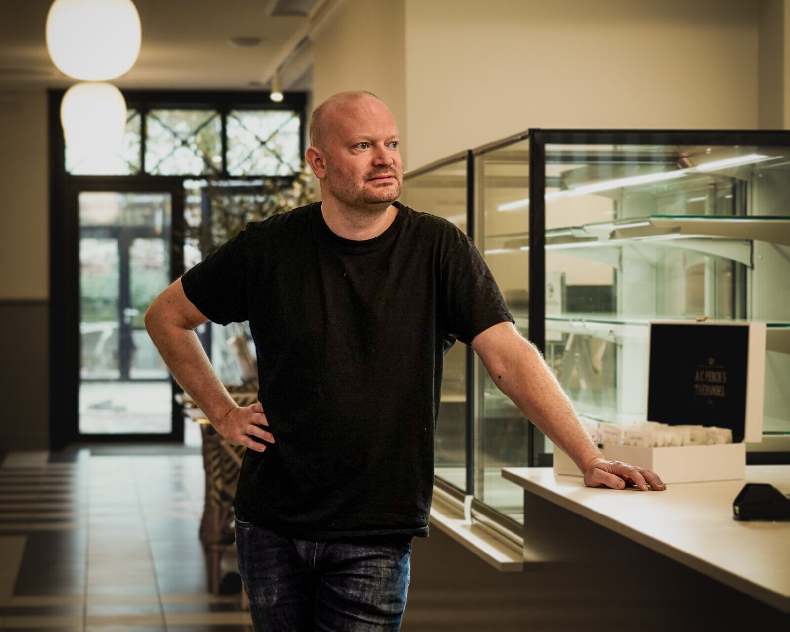 Mark Mikkelsen ser frem til at tage imod kunderne i Guldægget i Kongensgade. Foto: Fjodor Pedersen.