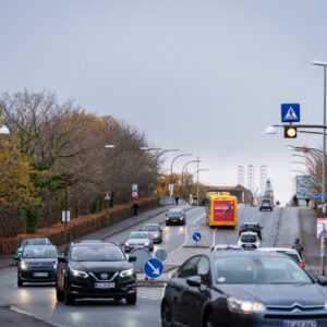 Broen over Storegade i Esbjerg (Frodesgadebroen) blev taget i brug i 1960, da den nye jernbanebro blev åbnet den 21. december. Den erstatte en ældre, oprindelig bro fra 1903, der var en del af den oprindelige niveauoverskæring mellem Storegade og Jernbanegade. Foto: Fjodor Pedersen.