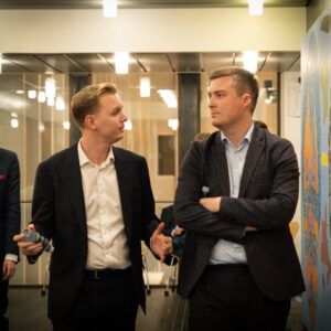 Nicolaj Aarøe (K) overgik sit personlige stemmetal fra sidst. Her sammen med folketingsmedlem Frederik Bloch Münster. Foto: Fjodor Pedersen.