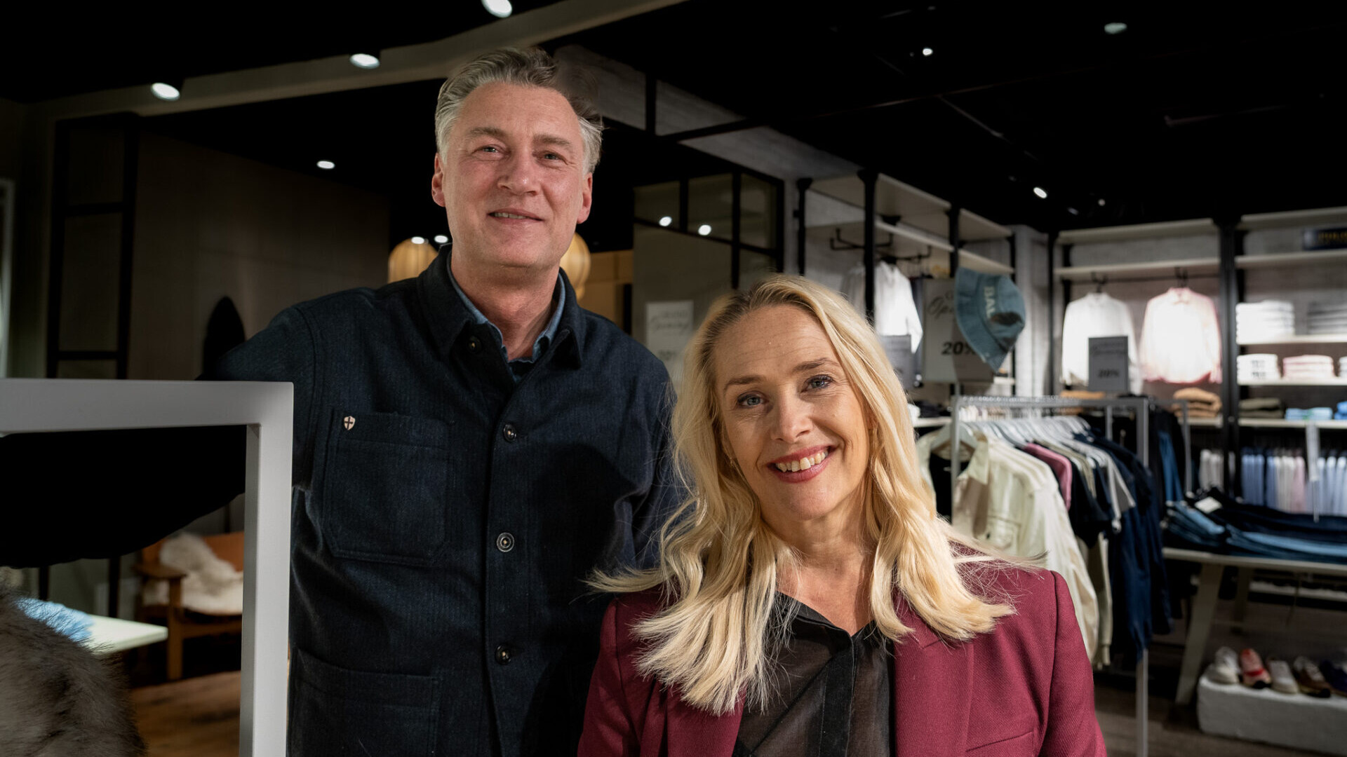 Ole Vium Pedersen og butikschef Mette Kirstein kunne torsdag åbne Coast på ny adresse. Foto: Fjodor Pedersen.