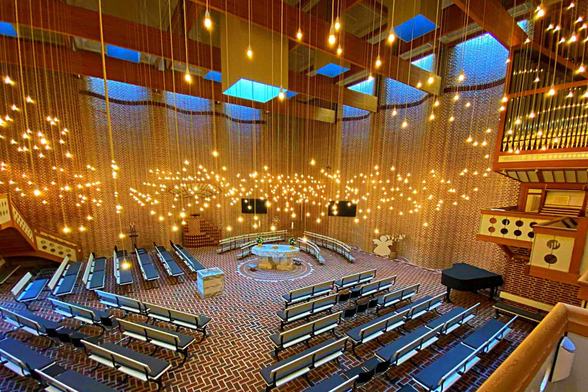 Den smukke belysning og rummets klang tiltrækker topmusikere. Foto: Johnny Tauman.