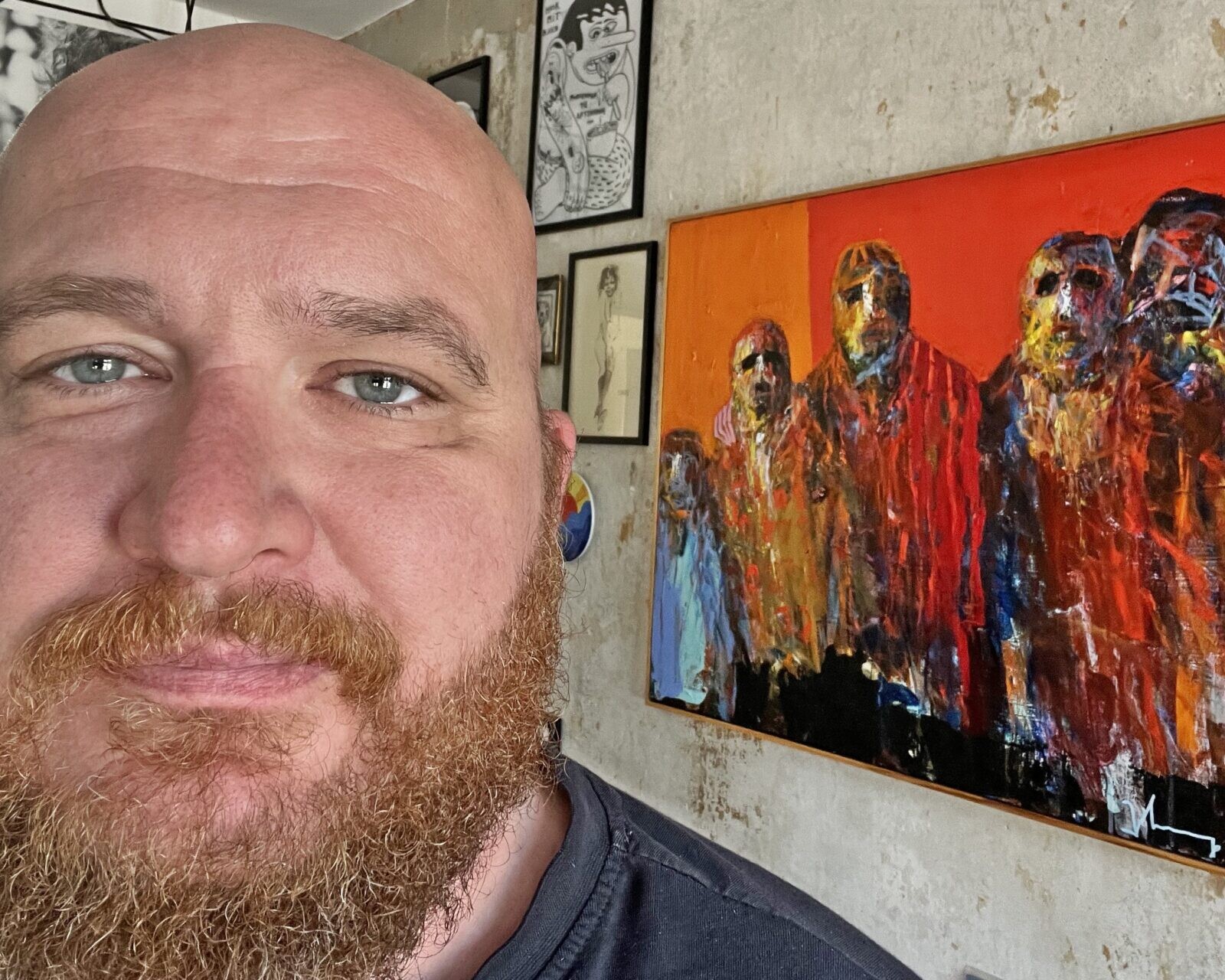 – Malerierne er nok det mest udprægede rock'n'roll-kunst, du kan få. Det er intet under, at Axl Rose også har en ”Johnny” hængende, siger Lars Aage Ipsen. Privatfoto.
