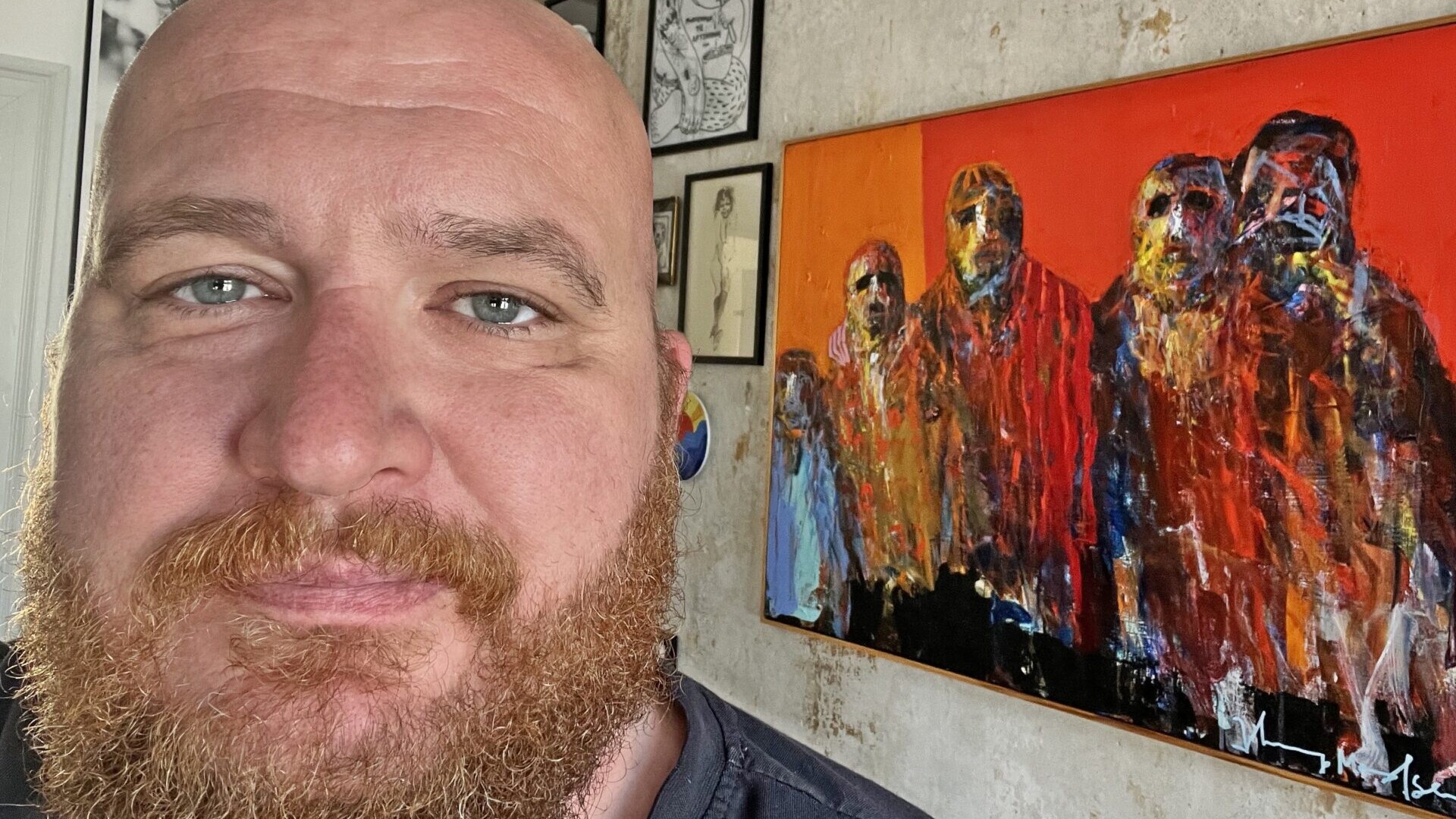 – Malerierne er nok det mest udprægede rock'n'roll-kunst, du kan få. Det er intet under, at Axl Rose også har en ”Johnny” hængende, siger Lars Aage Ipsen. Privatfoto.