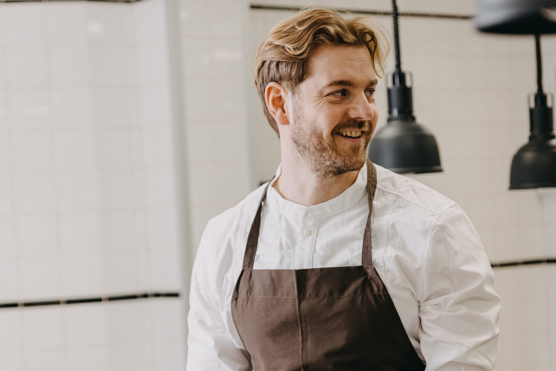 Medejer og køkkenchef Kasper Elmholdt, Hjerting Badehotel. Pressefoto.