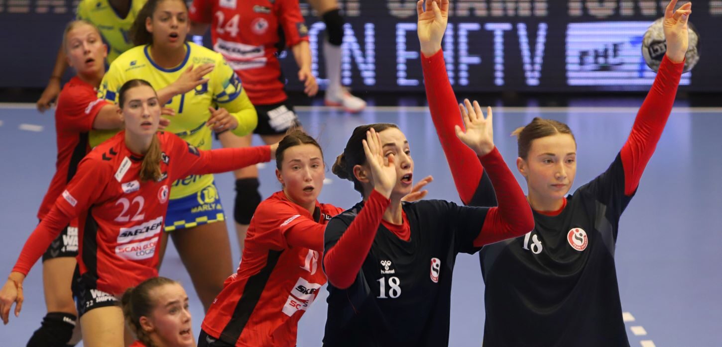 Olivia giver den fuld gas i forsvaret