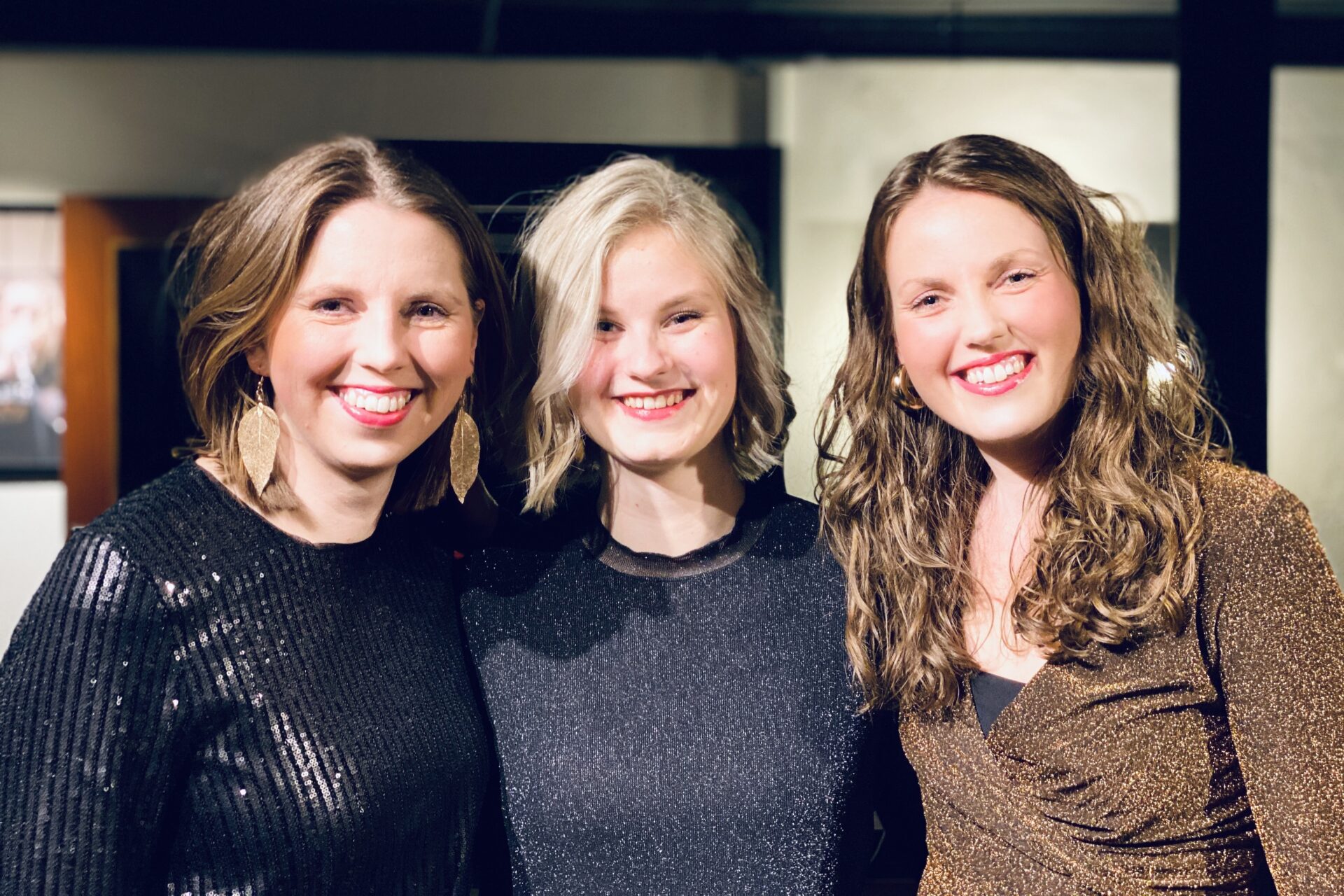 Sangerinderne Signe Juhl, Inger Juhl og Janne Therkildsen. Foto: Michael Iversen.