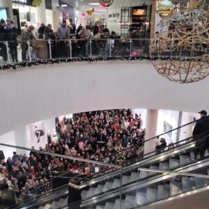 Julemanden vækkes i Broen 2024. Arkivfoto.