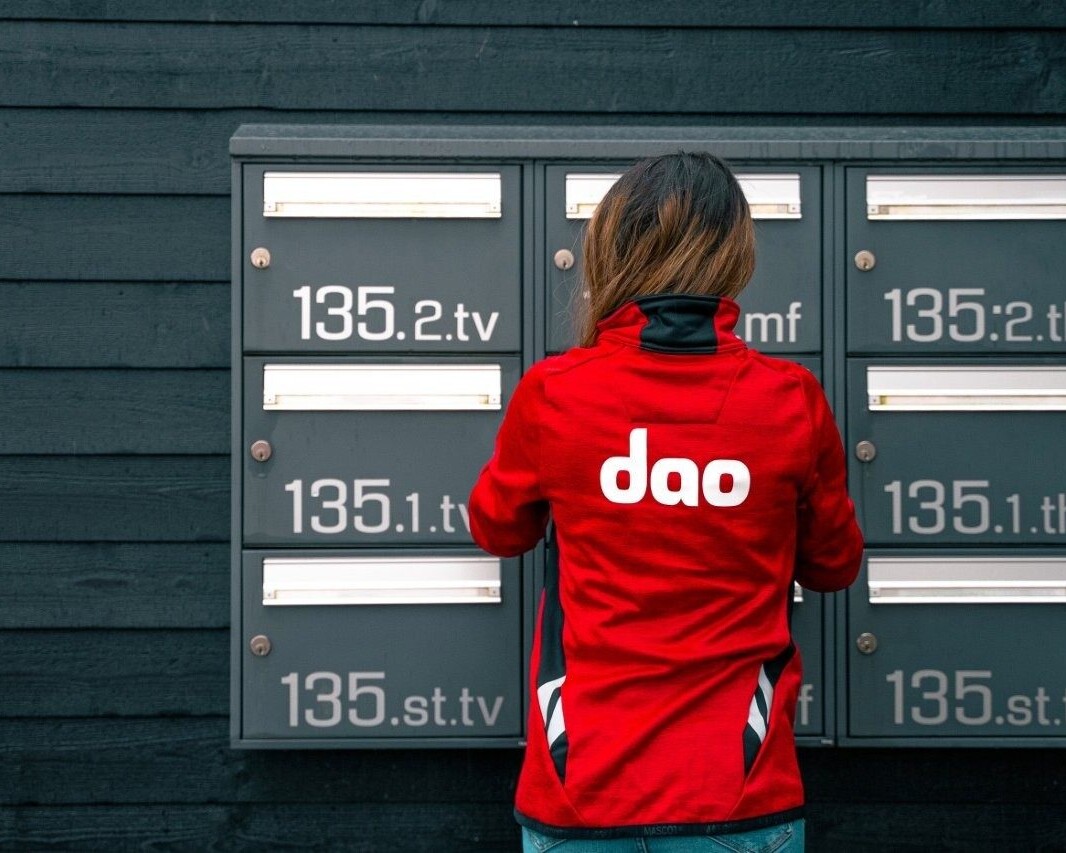 dao har leveret aviser i hele Danmark i mere end 100 år, magasiner siden 2007, breve siden 2011 og pakker siden 2012. Foto: dao.