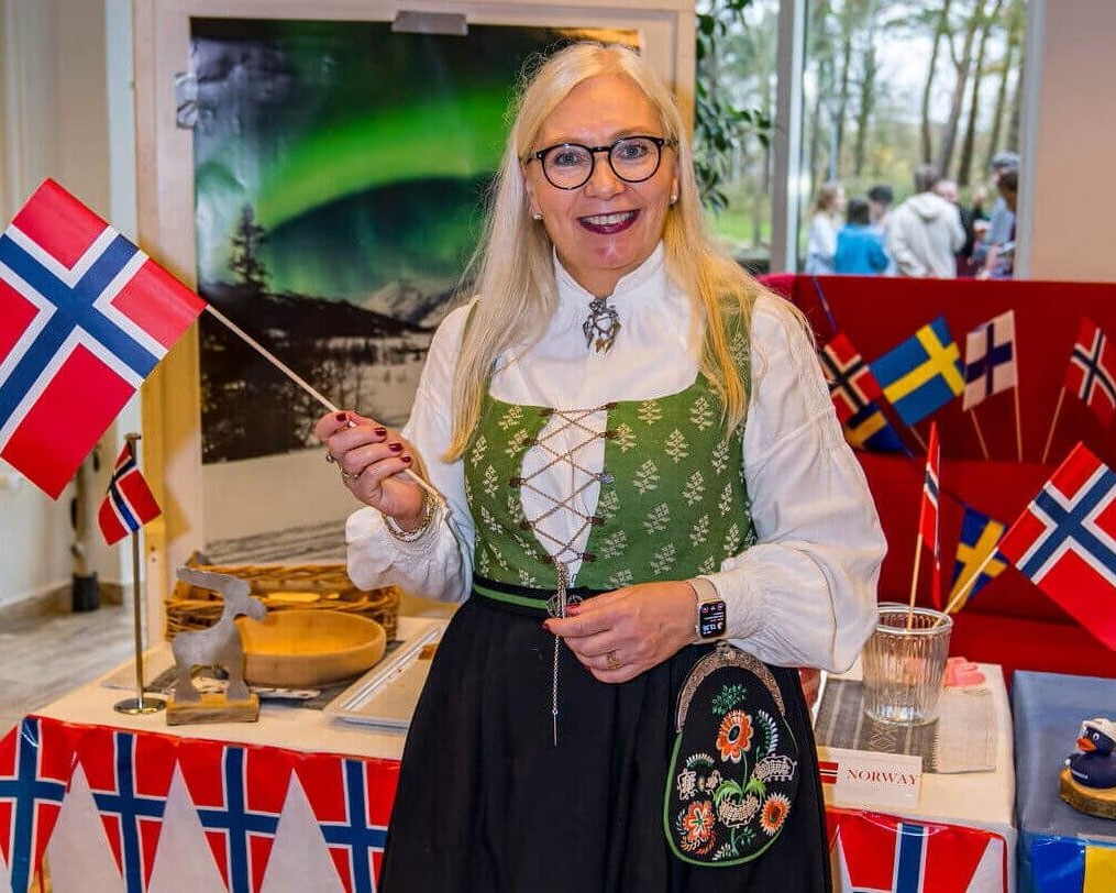Undervisere og elever fra 25 lande var med til International Day på EASV i 2024. Foto: Kim Thøisen.