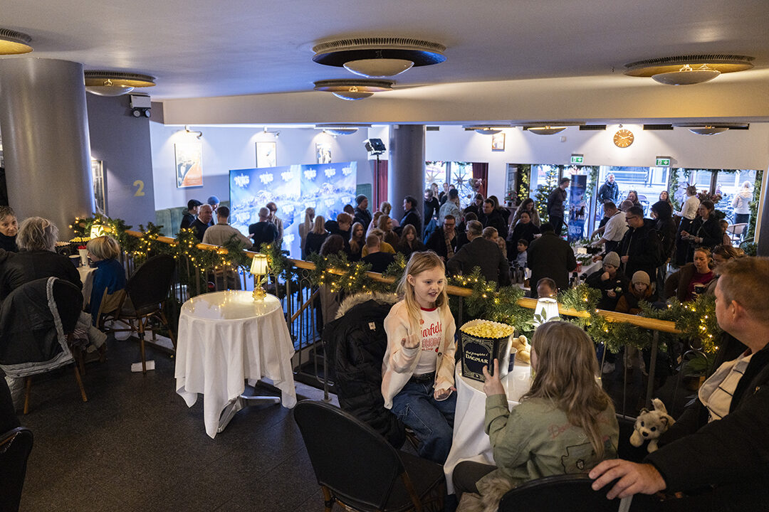 Gallapremieren i København var yderst velbesøgt. Pressefoto.