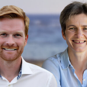 Byrådskandidat Frederik Vestergaard Jørgensen, nr. 8 på liste A, og byrådsmedlem Karin Schwartz, nr. 2 på liste A. PR-foto.