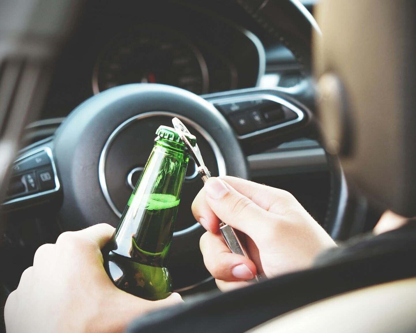 Øl og bil er en dårlig kombination. Genrefoto: energepic.com/pexels.com.
