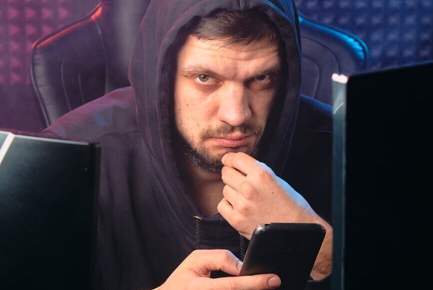 Genrefoto, Cybersikkerhed: Mikhail Nilov, Pexels.com.