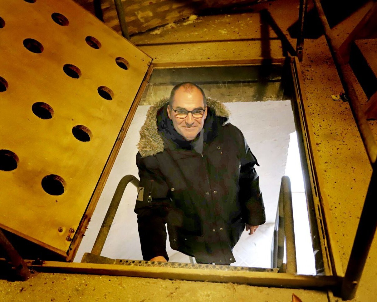 Torben havde advaret om, at det var en snæver opgang til klokkerne. Foto: Johnny Tauman.