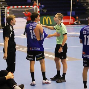 Benjamins trøje kunne ikke holde til rivet. Ribe-Esbjerg