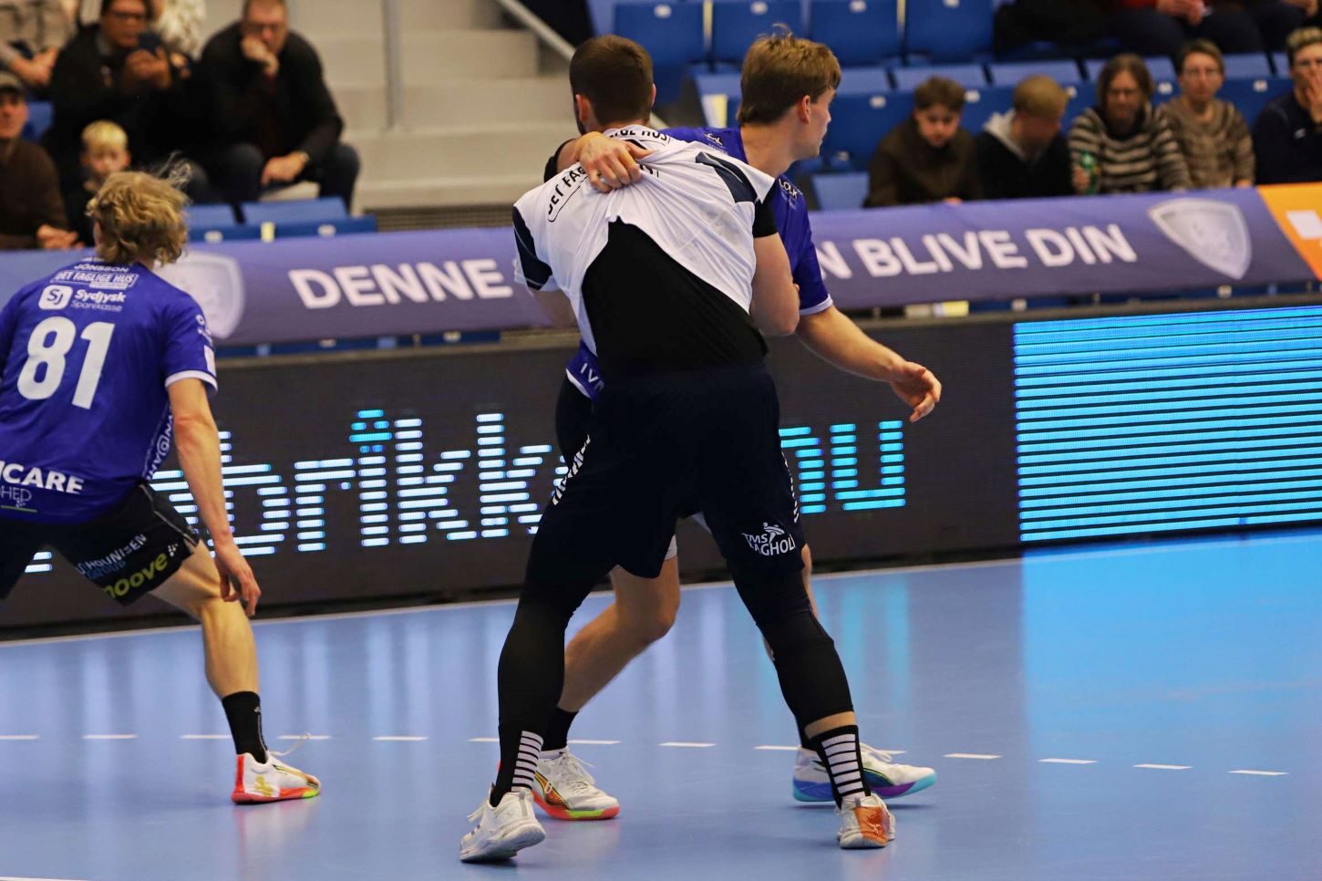 Så kommer du ikke længere ...! Foto: Johnny Tauman. Ribe-Esbjerg