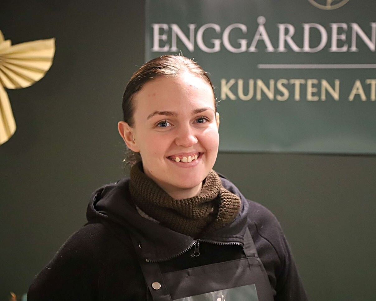 Cecilie elsker sit valg - blomster, dekorationer med tid til at ride og spille klaver. Foto: Johnny Tauman.