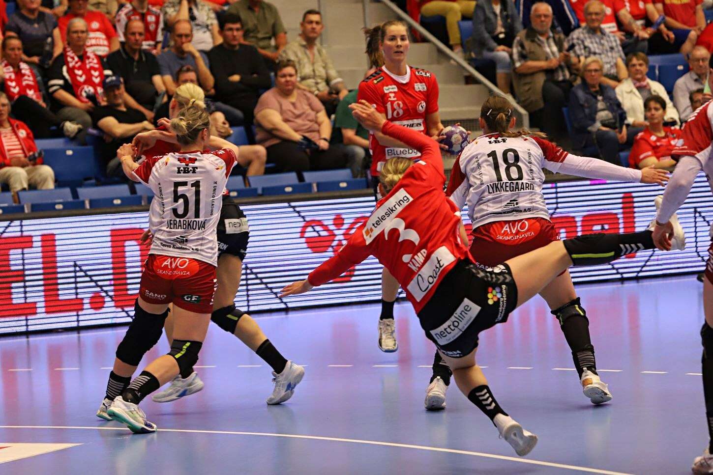 Ofte var modspillerne hårde ved Kamp