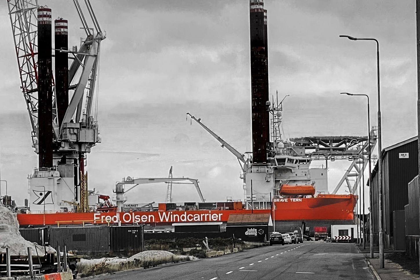 Brave Tern har næsten dagligt hævet kranen ud i fuld længde