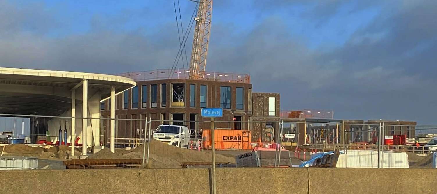 I mange måneder foregik arbejdet under jorden - nu er byggeriet begyndt at rejse sig. Foto: Johnny Tauman.