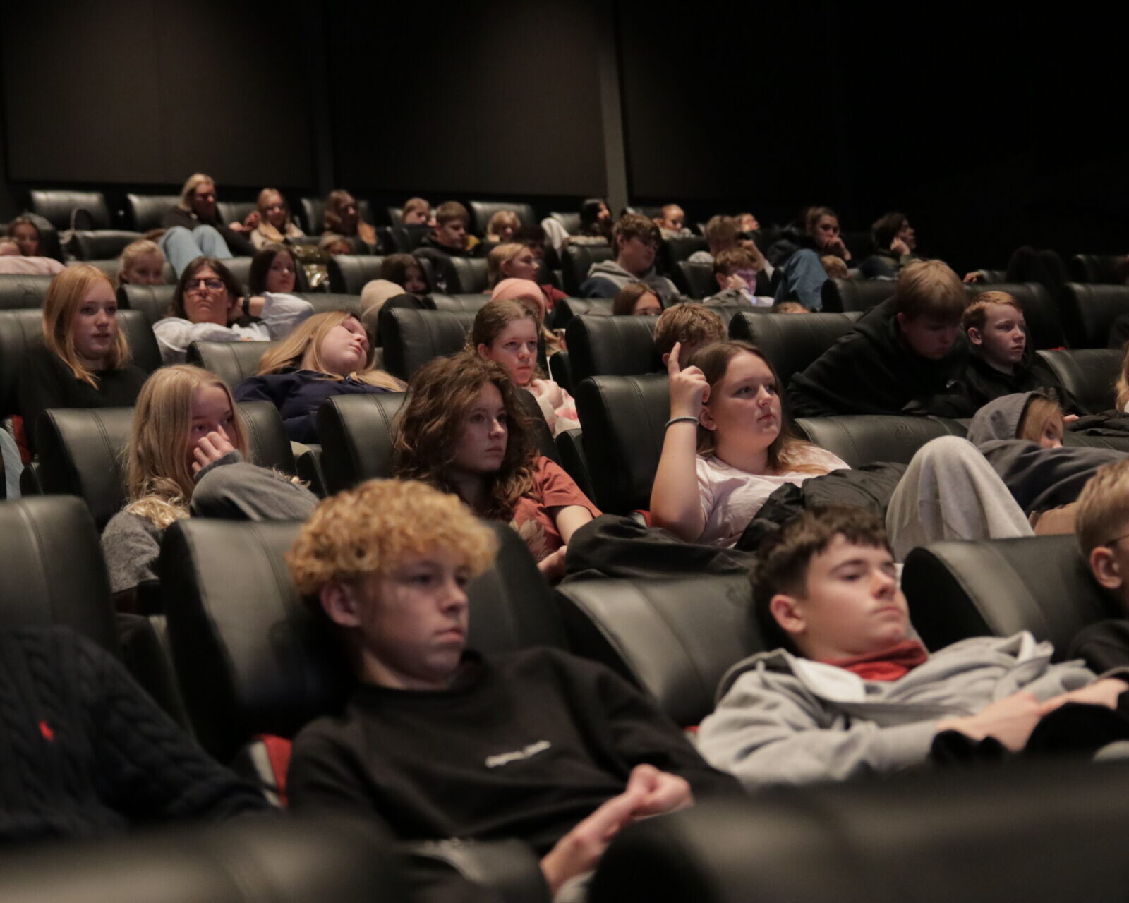 560 udskolingselever fra Esbjerg og omegn fulgte koncentreret med, da dokumentarfilmen Dagbog fra La Paz blev vist i Nordisk Film Biograf Broen.