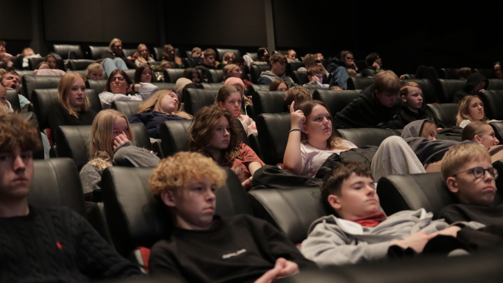 560 udskolingselever fra Esbjerg og omegn fulgte koncentreret med, da dokumentarfilmen Dagbog fra La Paz blev vist i Nordisk Film Biograf Broen.