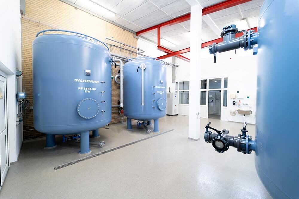 Efter omfattende undersøgelser blev der i 2023 etableret et ionbytter-anlæg på Fanø – som det første af sin slags i Danmark. Foto: Christian Møller Steffensen © Silhorko-Eurowater.