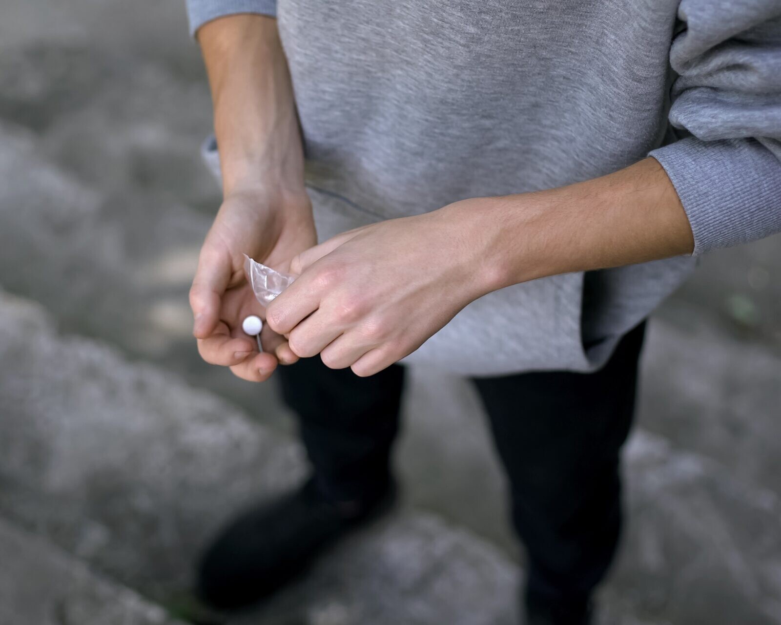 Et endnu stærkere samarbejde omkring de unge og deres familier skal forebygge og reducere rusmiddelbrug blandt børn og unge, ikke mindst opioider. Genrefoto: Colourbox.
