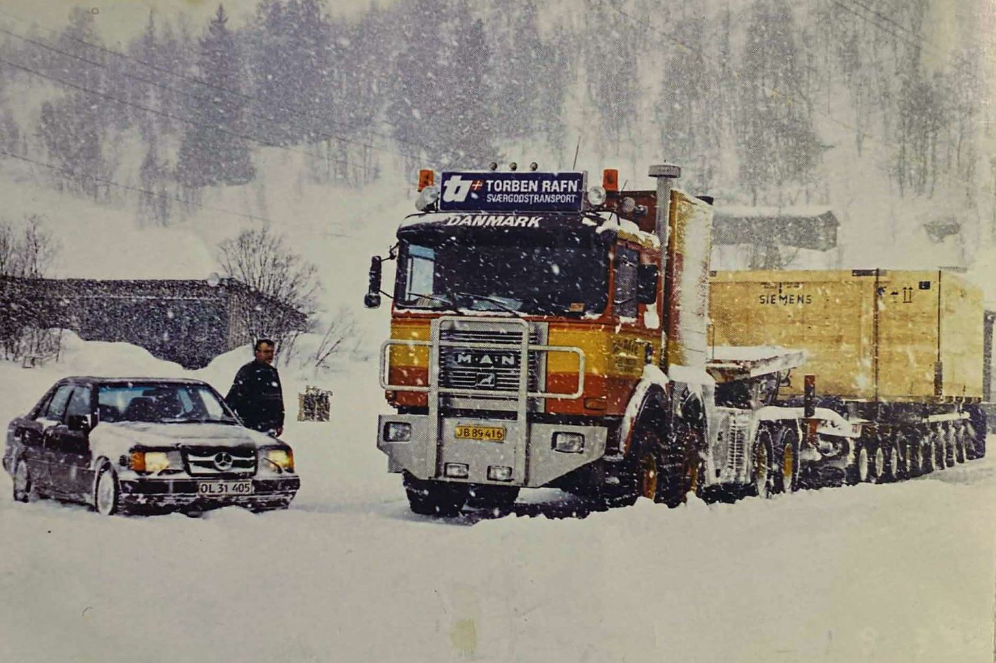 Sværgodstransport under vanskelige forhold i Norge. Privatfoto.