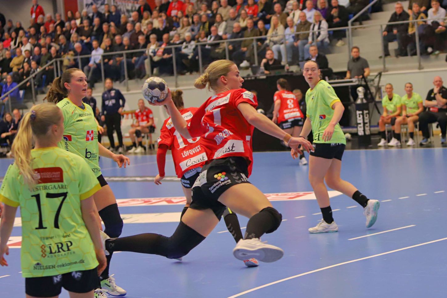 Helene Kindberg var flyvende og farlig i første halvleg. Foto: Johnny Tauman.