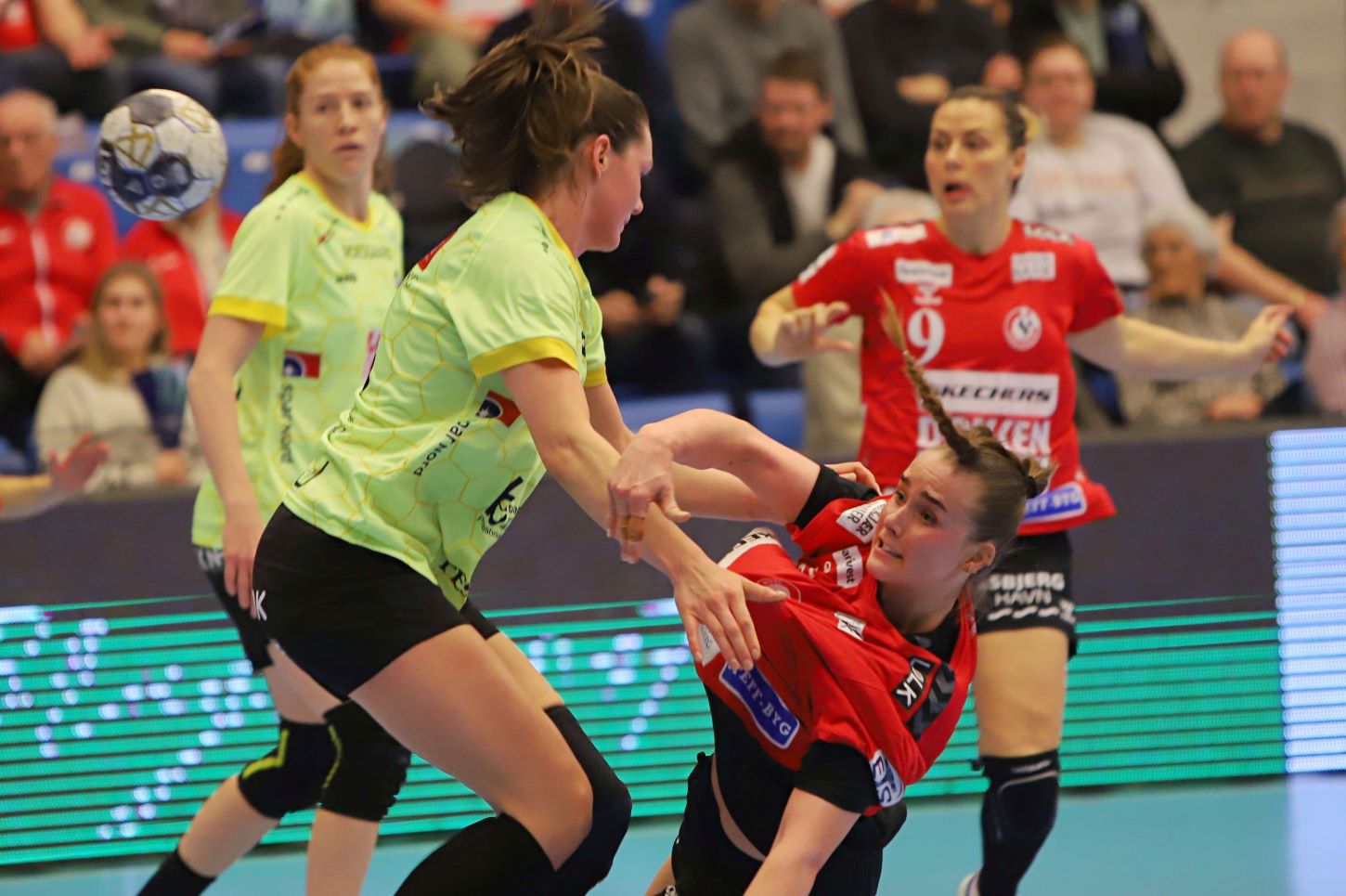 Live Deila skåner aldrig sig selv - og ligger gerne vandret gennem de mindste huller i forsvaret. Foto: Johnny Tauman.