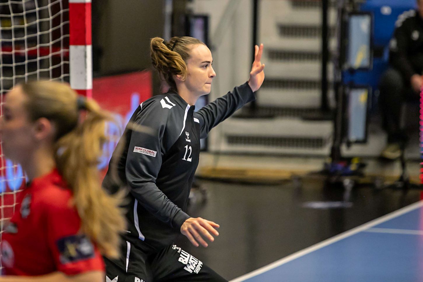 Anna Kristensen har siddet meget på bænken i nogle kampe - spiller hun lørdag? Arkivfoto: Johnny Tauman.