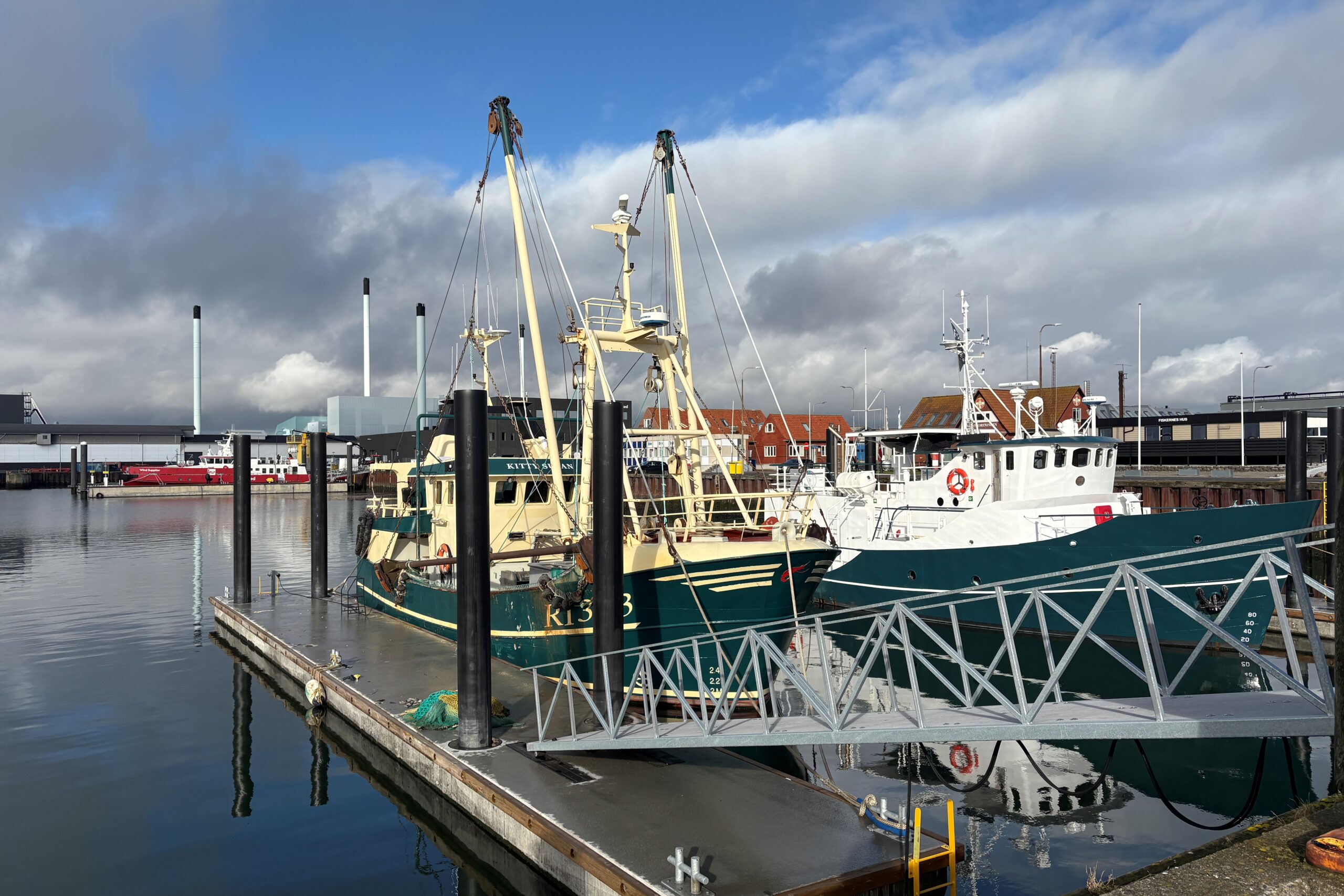 Moderne flydebroer og opdaterede faciliteter på Esbjerg Havn er en vigtig forklaring på, at havnen i 2025 modtog flest hesterejer i Danmark.
