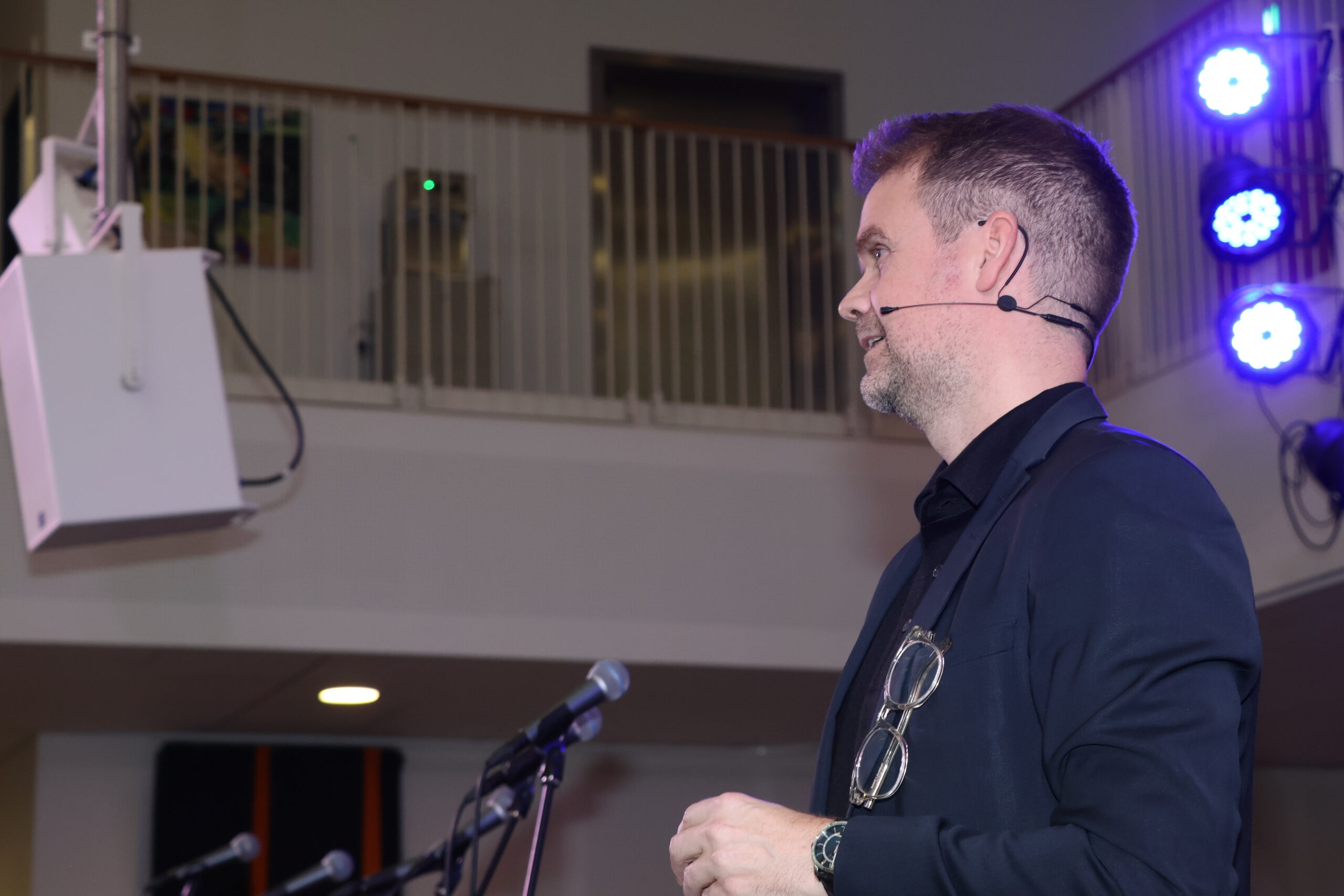 STX-rektor Niels Chrestensen Hviid satte ord på betydningen af at holde fast i det nære midt i en urolig verden.