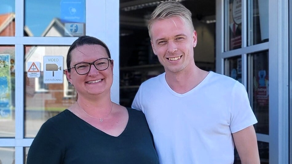 Charlotte og Thomas fra Bonnie Dyrecenter Esbjerg står bag initiativet, der skal hjælpe familier og kæledyr ramt af branden på Platanvej.