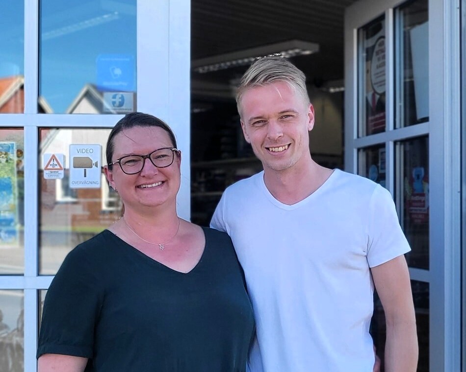 Charlotte og Thomas fra Bonnie Dyrecenter Esbjerg står bag initiativet, der skal hjælpe familier og kæledyr ramt af branden på Platanvej.