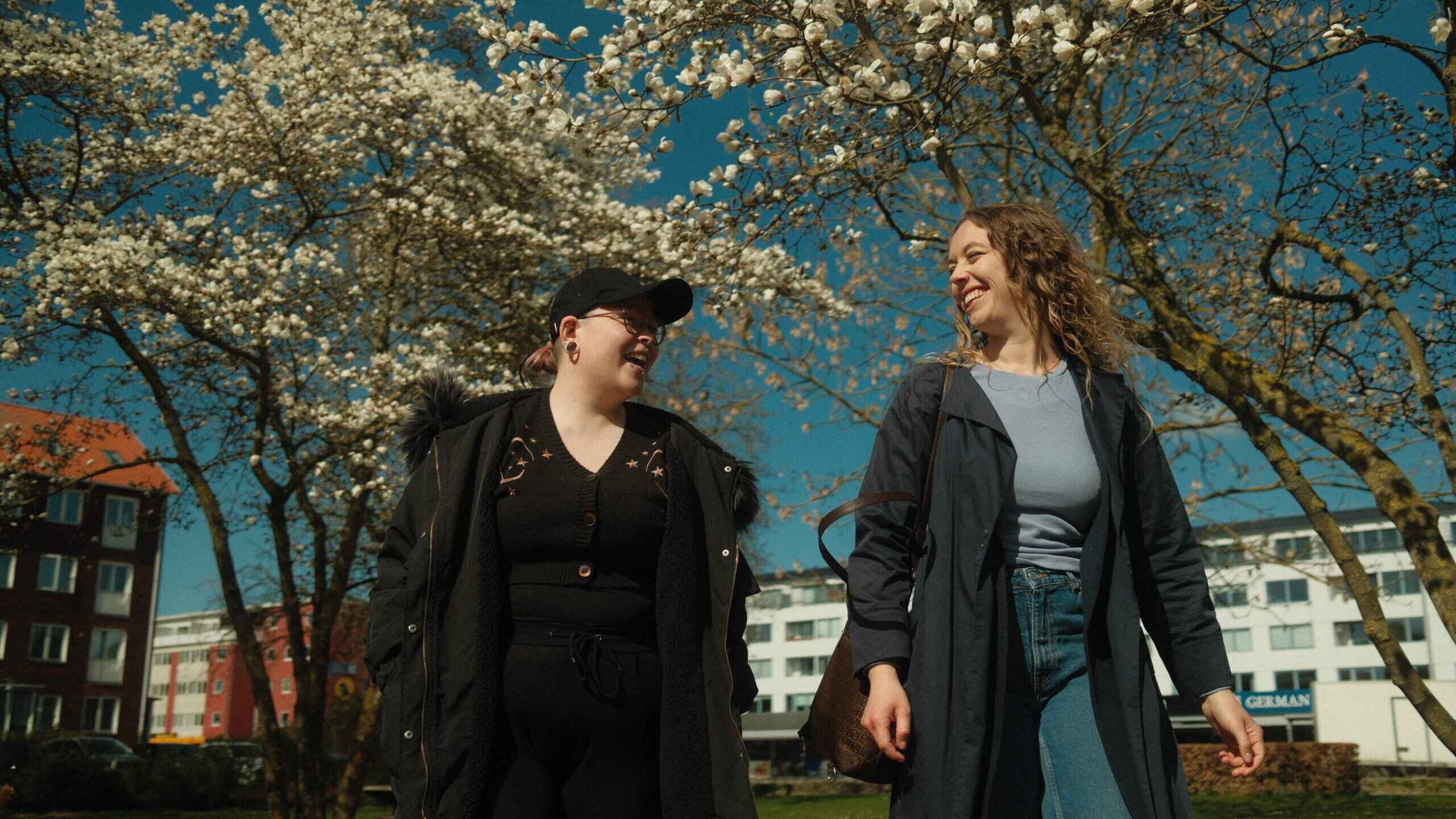 Ingen skal stå alene i sundhedsvæsenet. Social Sundhed er nu i Esbjerg og tilbyder gratis følgeskab til læge, hospital og andre sundhedsaftaler. Pressefoto.