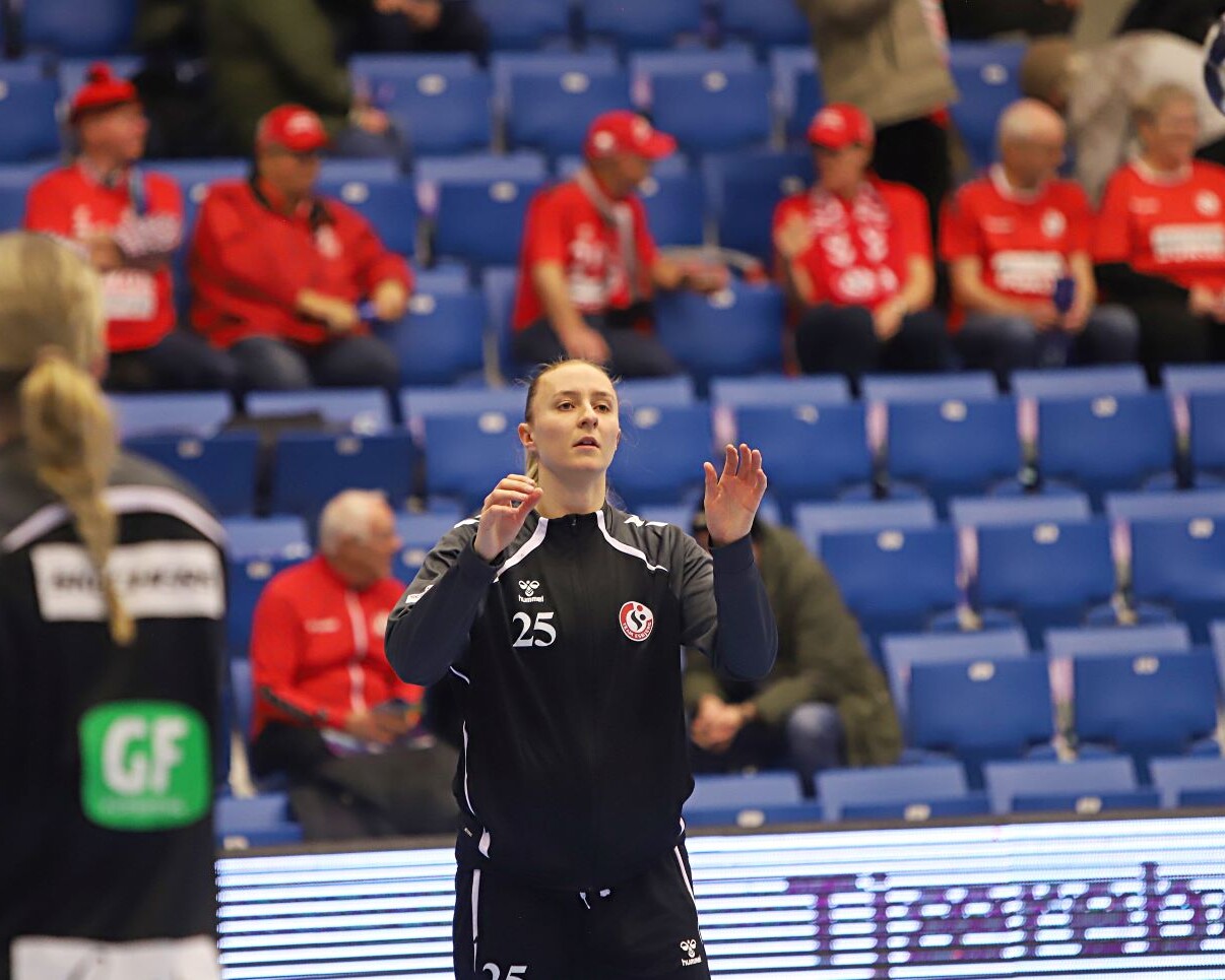 Henny Reistad er utrolig vigtig i alle facetter af spillet - imod Metz savnede skarpheden. Foto: Johnny Tauman.