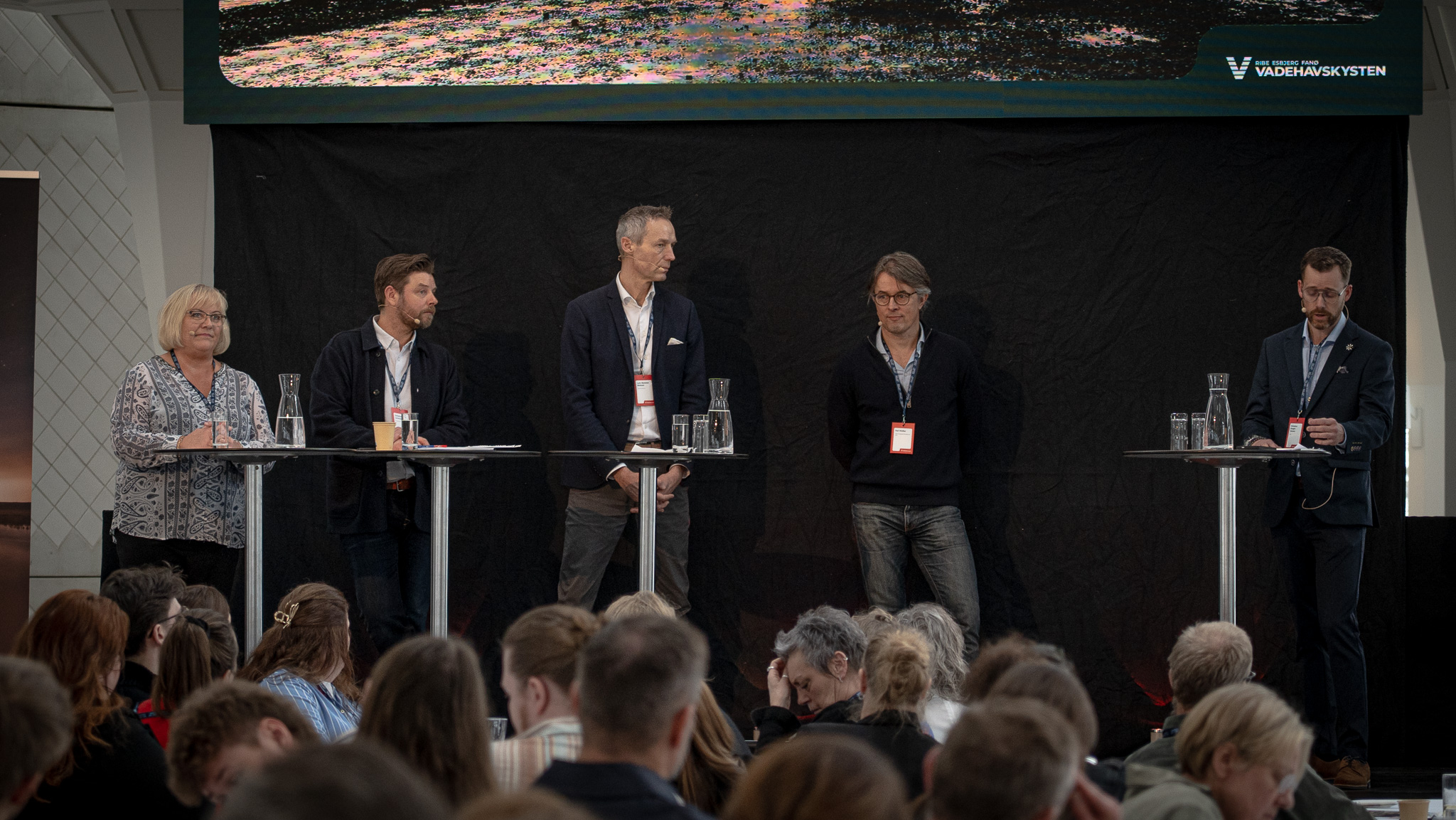 Fra venstre: Hanne Thyssen, Christian Lorenzen, Lars Ramme, Kai Müller og moderater Christian Dragin-Jensen. Foto: Fjodor Pedersen.