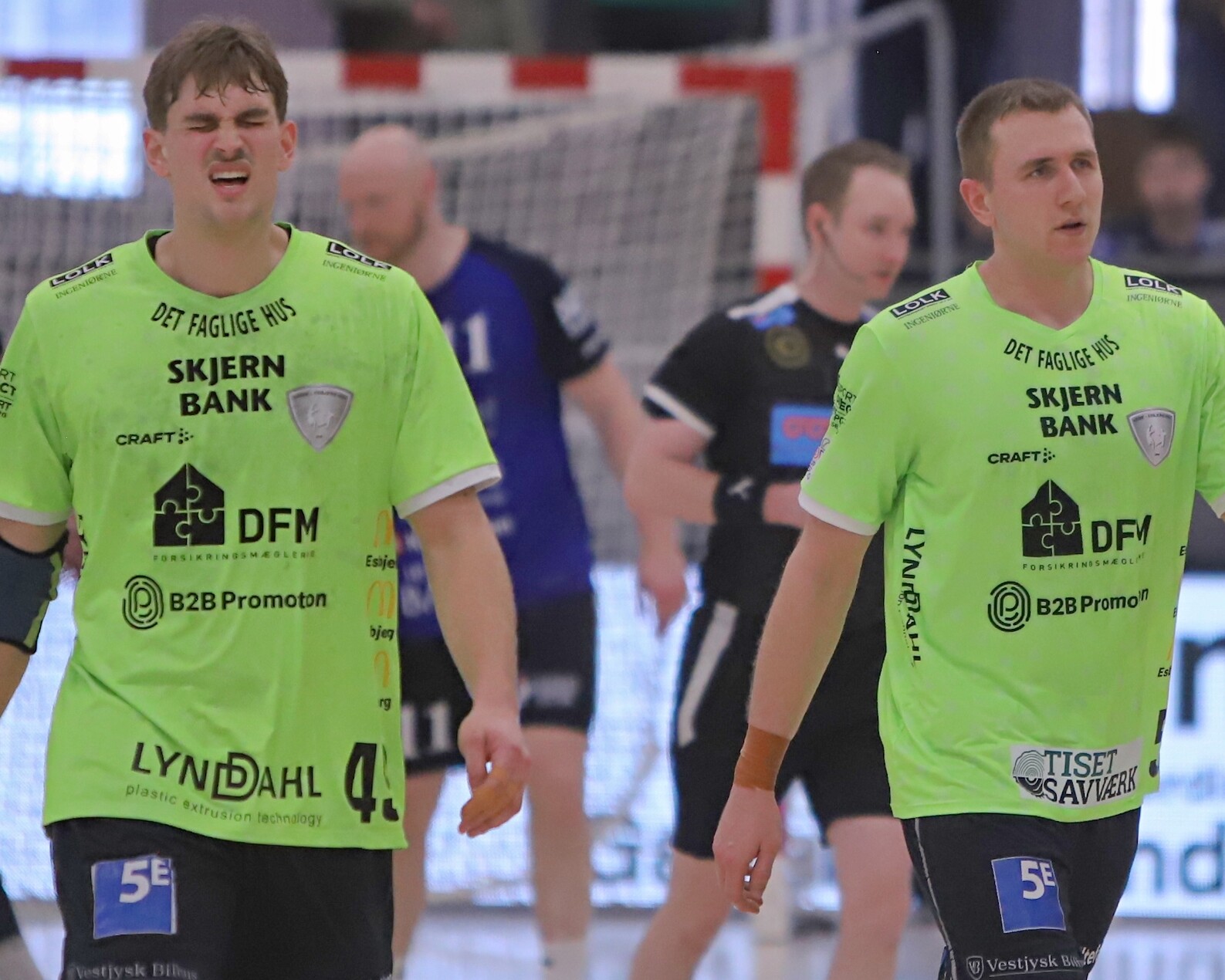 Karl Wallinius og Rasmus Meyer Ejlersen på vej til pausen i Grindsted-kampen i weekenden. Foto: Johnny Tauman.