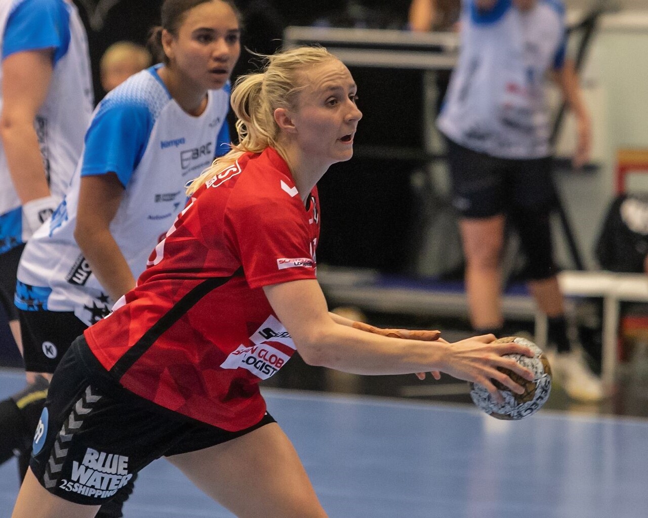 Henny Reistad på måljagt i Champions League. Arkivfoto: Johnny Tauman.