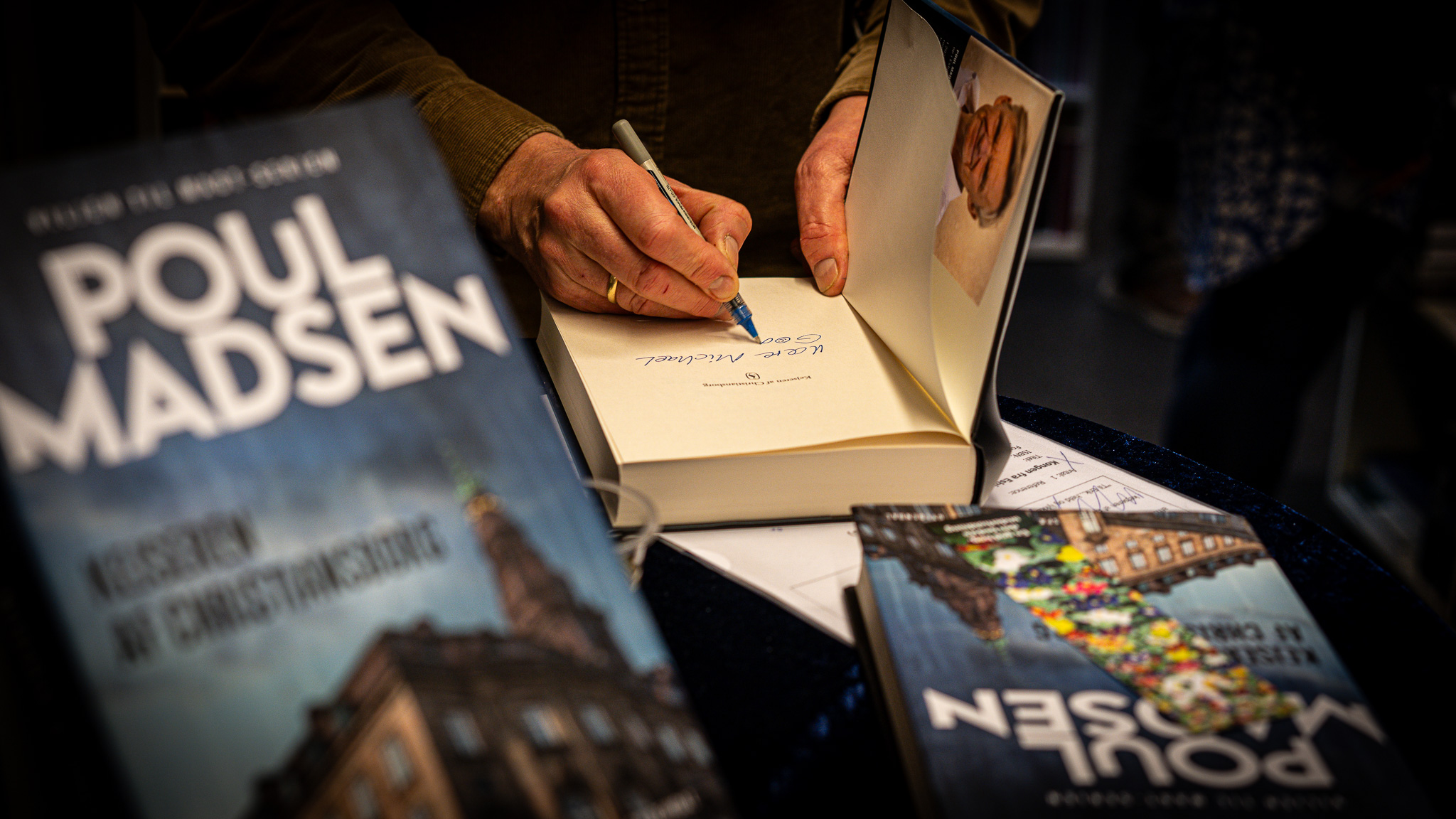Kejseren af Christiansborg er på 320 sider. Foto: Fjodor Pedersen.